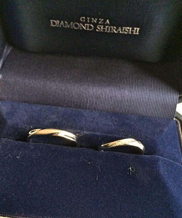 ウェーブデザインがペア感を増していて気に入っています。