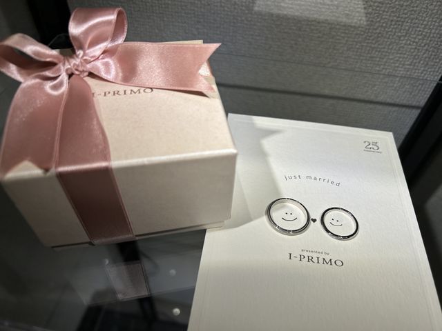 可愛くリボンで包んで包んでいただいた箱がとても可愛いです！