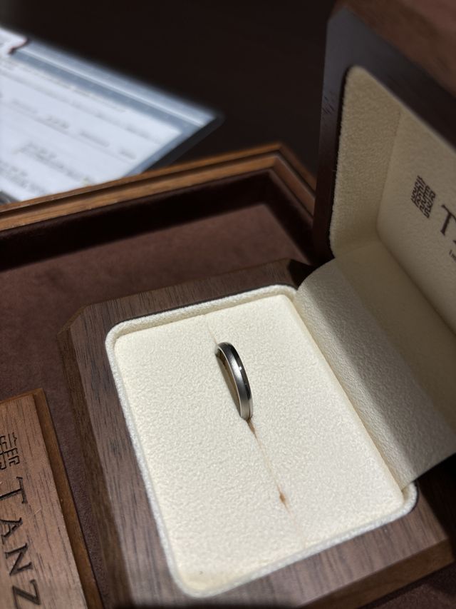 半分だけマット加工でセンターにライン