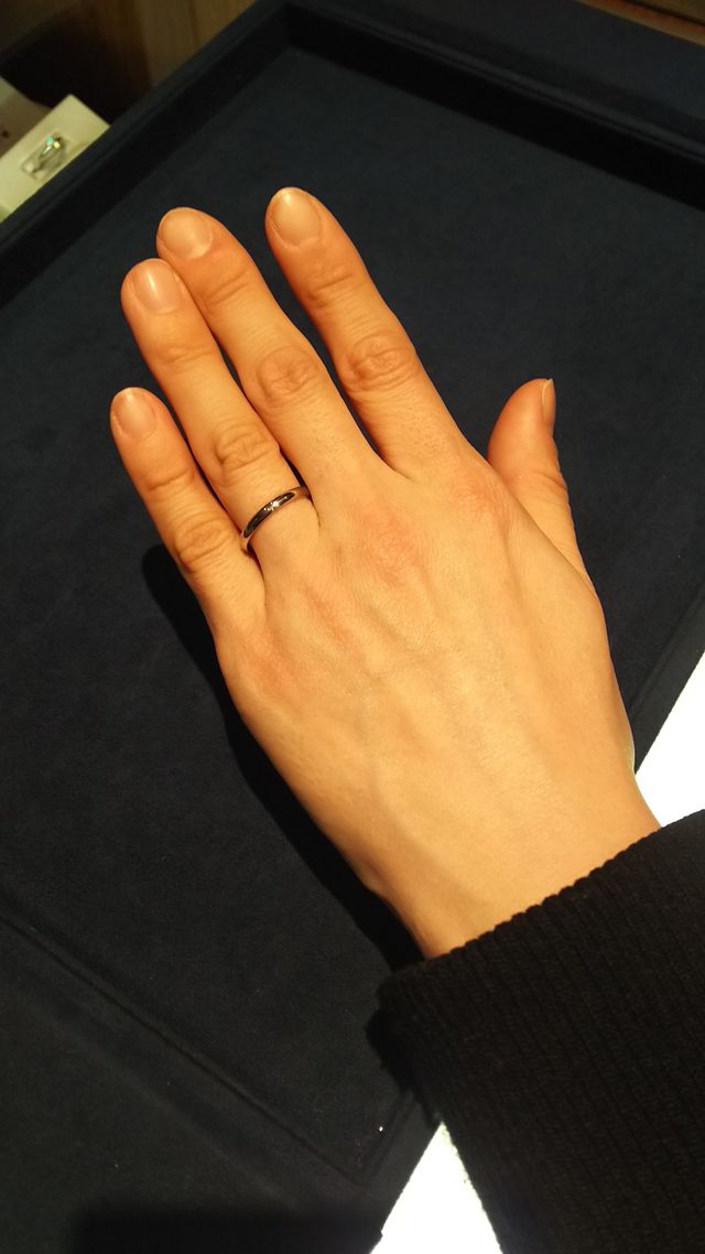 ピトーのラウンドです。表にダイヤはいれず、シンプル。