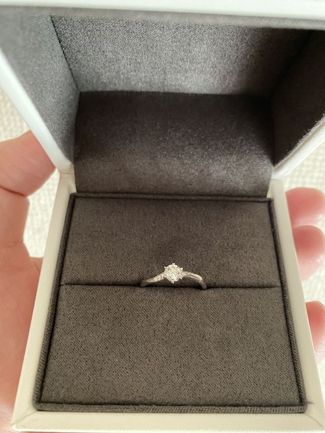 ダイヤモンドがきらきらしていて可愛いです！