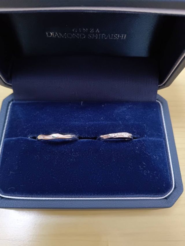 彼女の指輪と並べて撮りました。