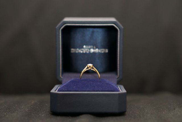 イエローゴールドのリングに合わせダイヤはカラーより他を優先