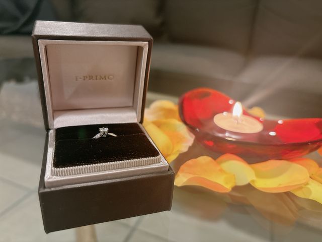 婚約指輪の写真になります。