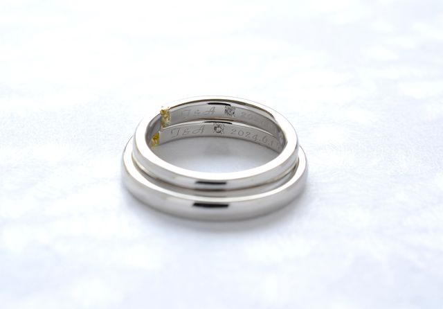 籍を入れた月の宝石を入れて、頭文字と籍を入れた日を入れました