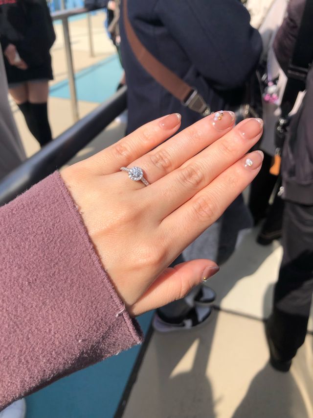 太陽の元ではより一層キラキラと輝いてくれます