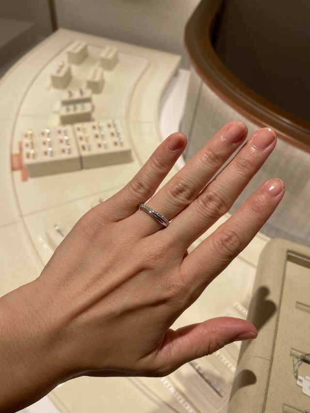 重なり合うようなデザインです