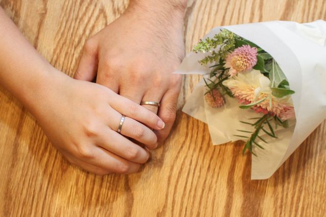 指、服装、場所などを選ばず馴染みやすくてお気に入りです。