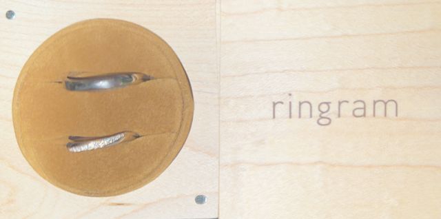 ウェーブの形、ダイヤモンドの輝き、着け心地をこだわりました。