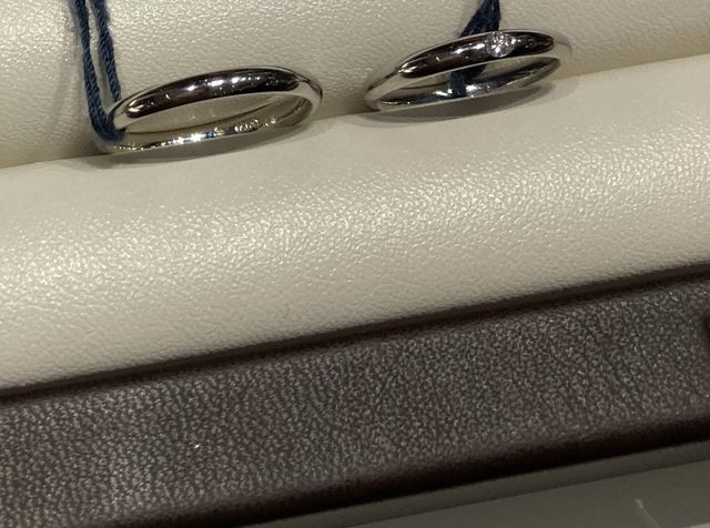 候補としてお店の方に選んでいただいた指輪の写真です