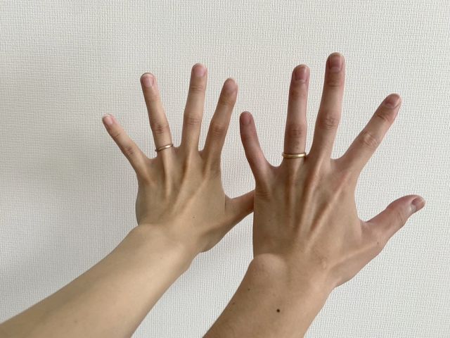 届いた日に2人ではめて撮りました。