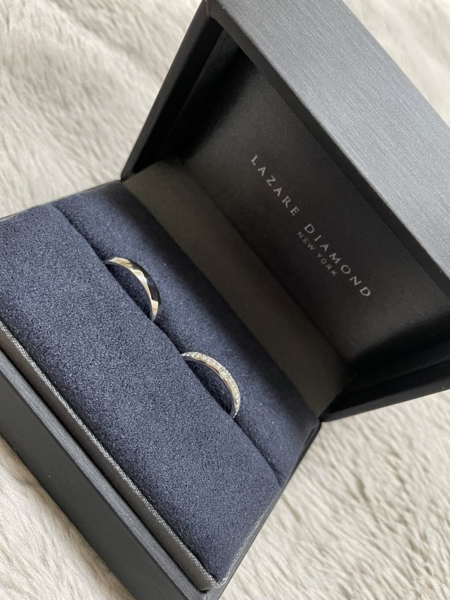 ブラックで高級感のあるケースに入れてくれました。