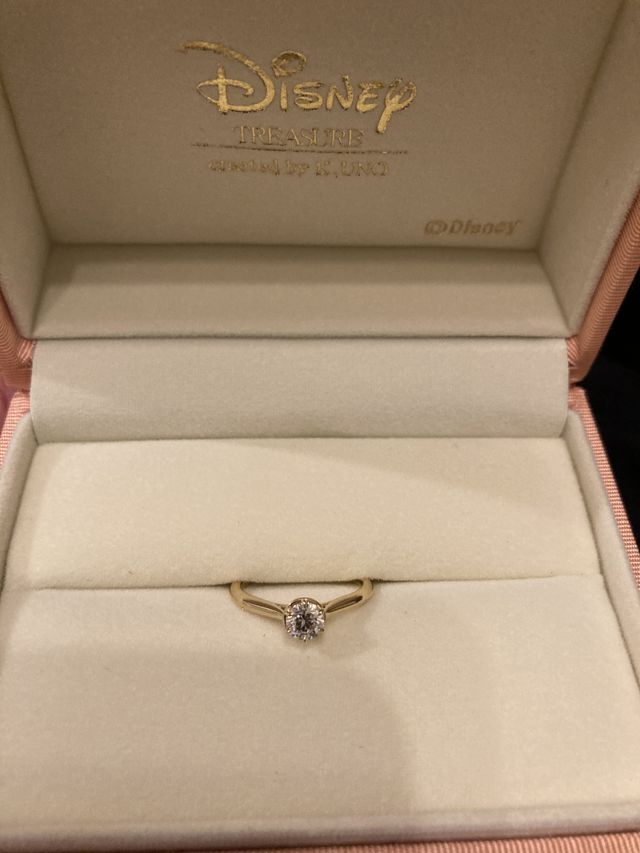 アラジンデザインの婚約指輪