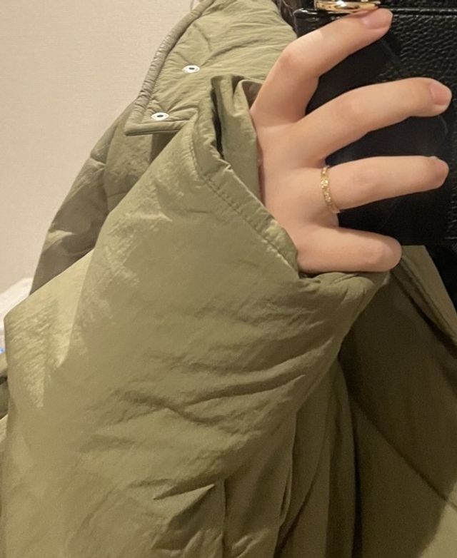 ゴールドでダイヤが輝いてお写真映えもします。