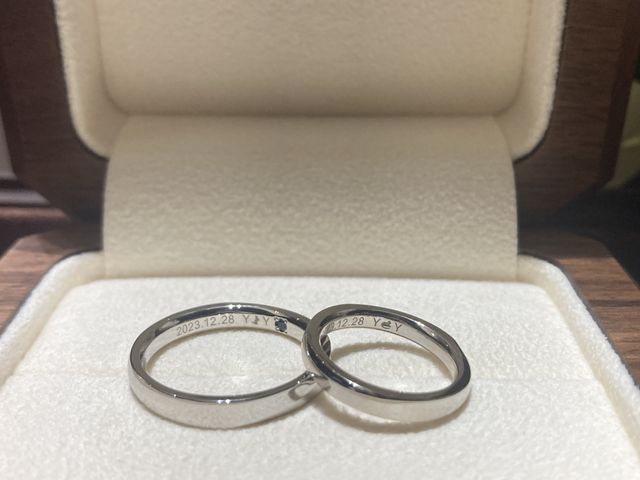 結婚記念日とお互いのイニシャル
間に愛猫の刻印
