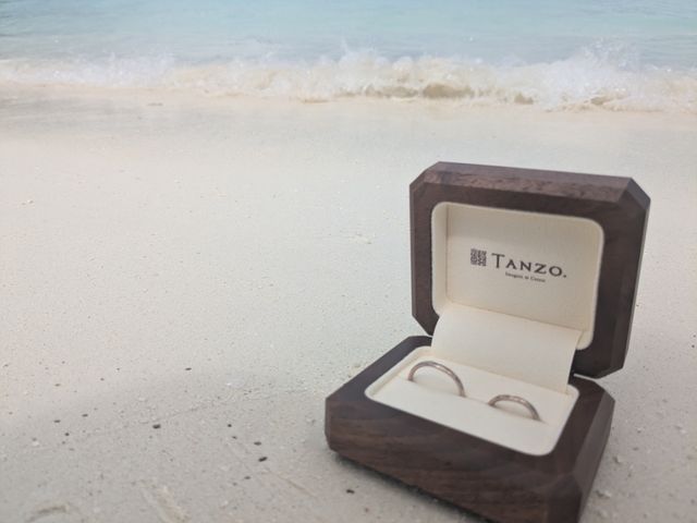 ハネムーン先にて、ウォルナット一品ものの箱がとても映えました