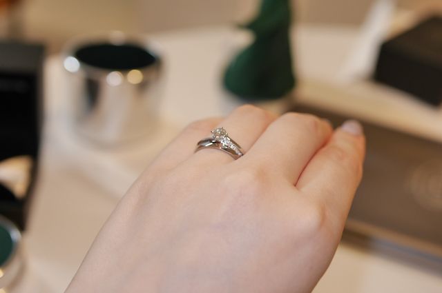 ブシュロンのファセットと重ね付け。単焦点レンズで撮影