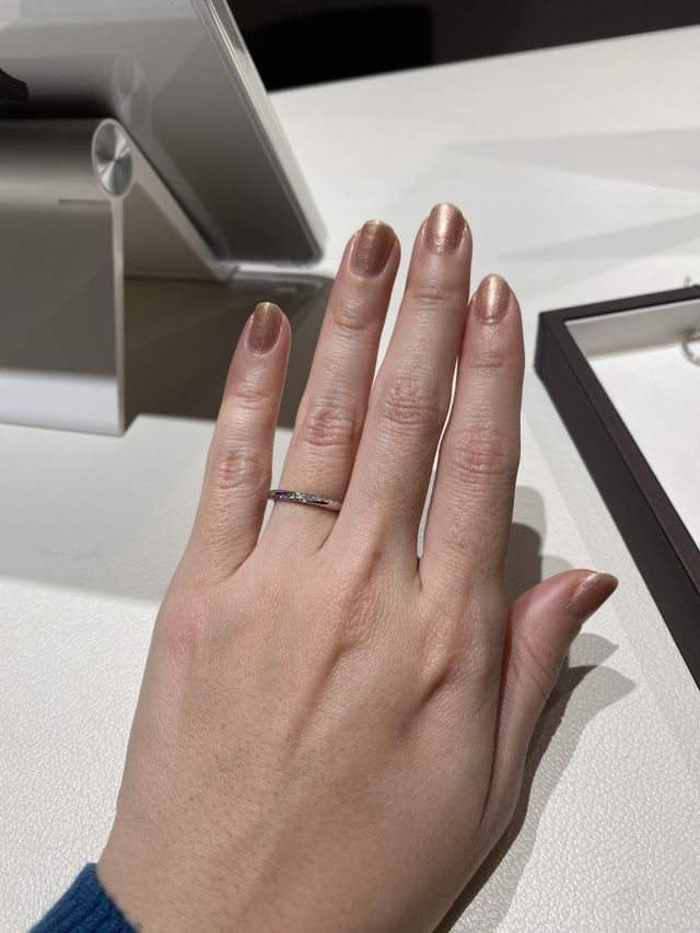 華奢で可愛い、ダイヤモンドが沢山