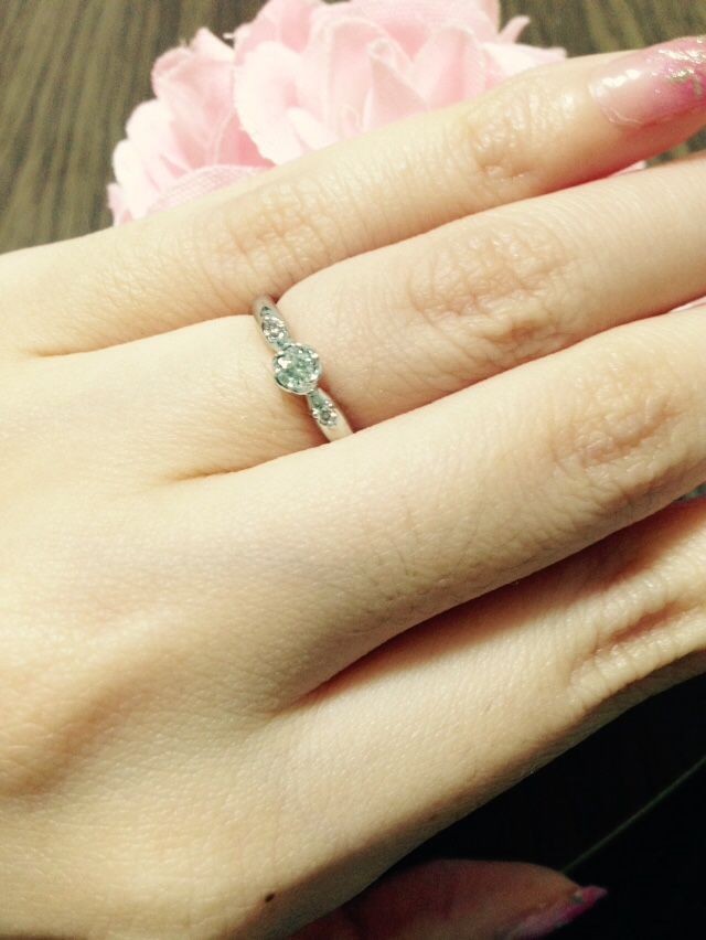 指にはめたところ