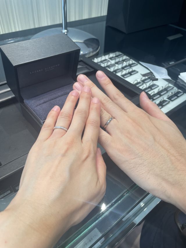 ペアのアプローズの結婚指輪