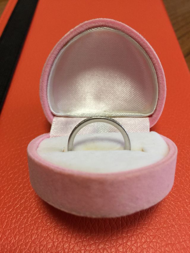 服などに引っかかることがないようになってます。