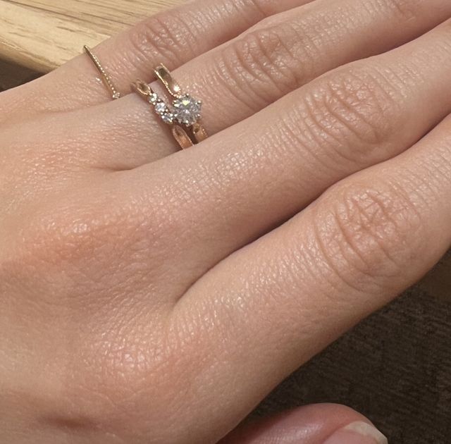 可愛らしいピンクゴールドの指輪です