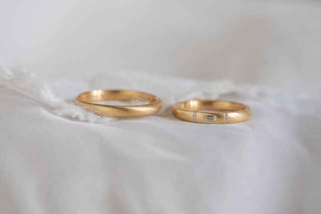 ラウンドカットダイヤは側面にも入ってます。