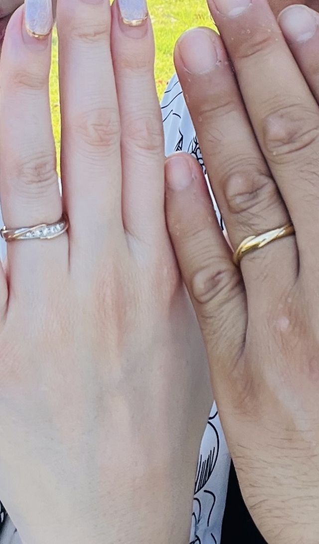 入籍日に記念に撮りました。