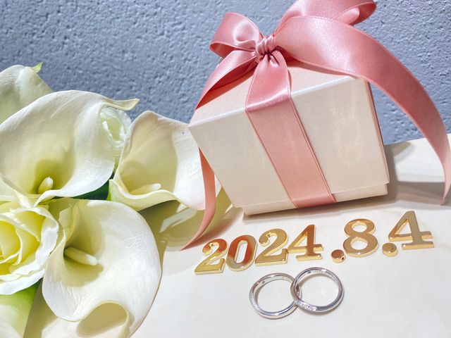 結婚記念日とともに、指輪の写真を撮りました。