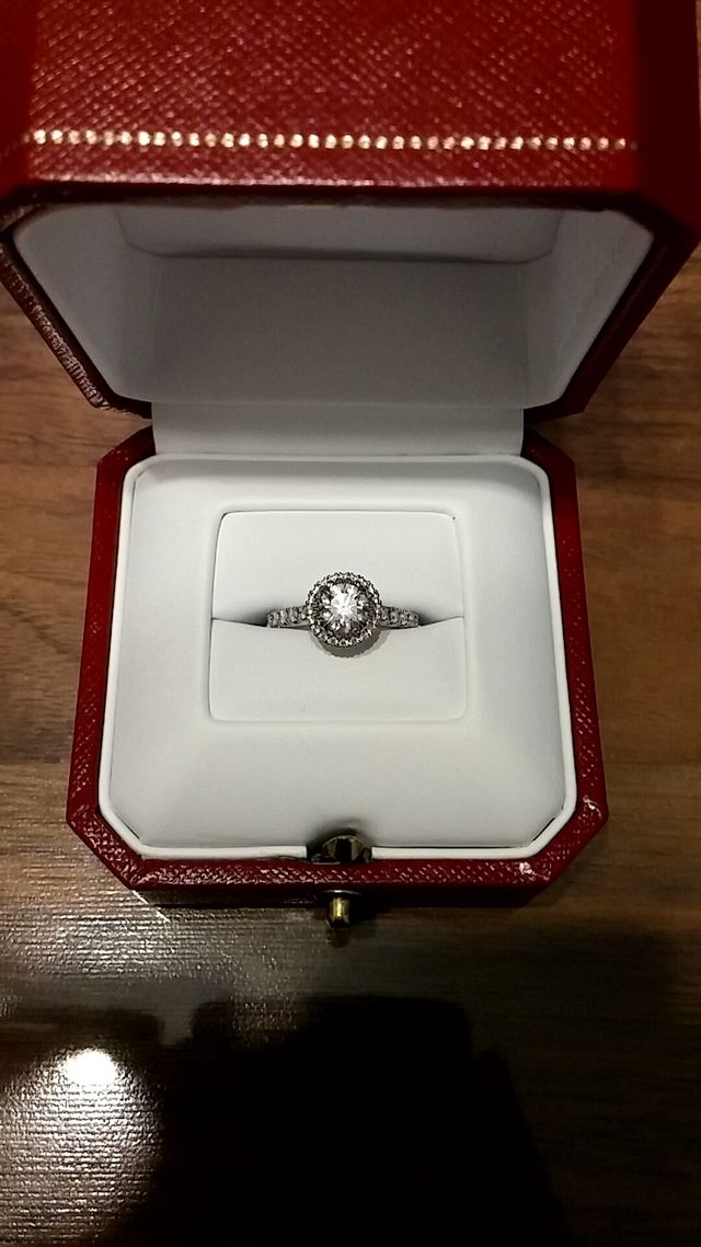 憧れの赤いケースにはいっています。