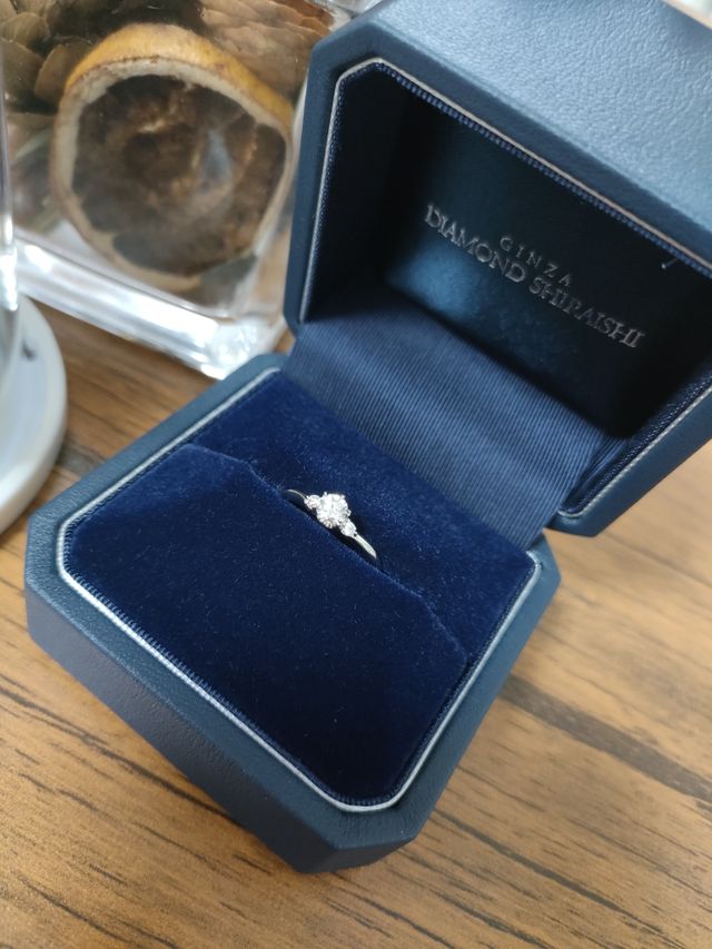 出来上がった指輪を取りに行ったその日に撮った写真です