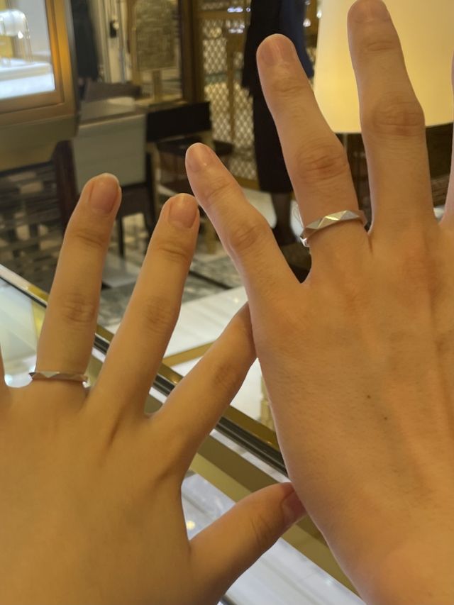 シンプルに見えますが、変わったデザインでよかったです