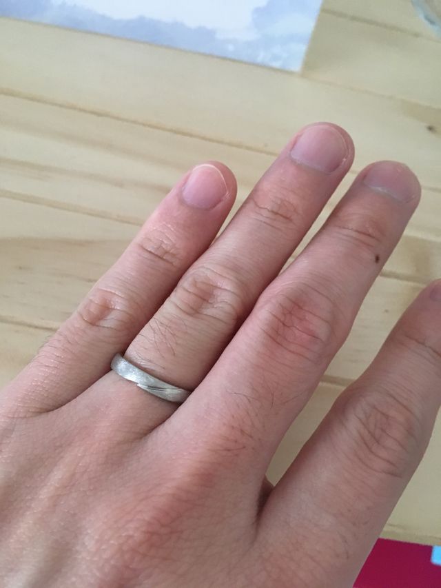 カーブが手の形にフィットして着け心地が良かったです