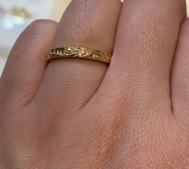 イエローゴールド