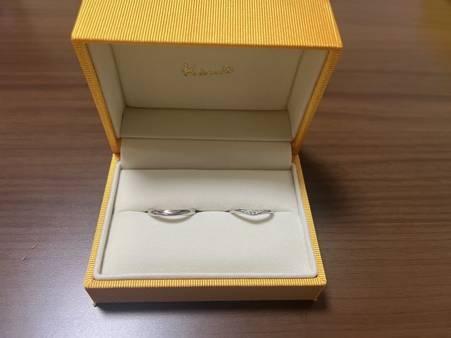 リングボックスはイエローです