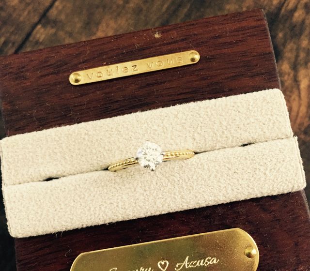 木のケースもナチュラルテイストでかわいいです。