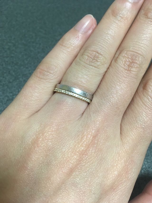 結婚指輪と婚約指輪は重ね付けしています！
