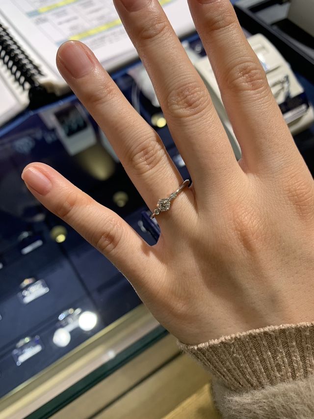 ダイヤの輝きがとても綺麗です