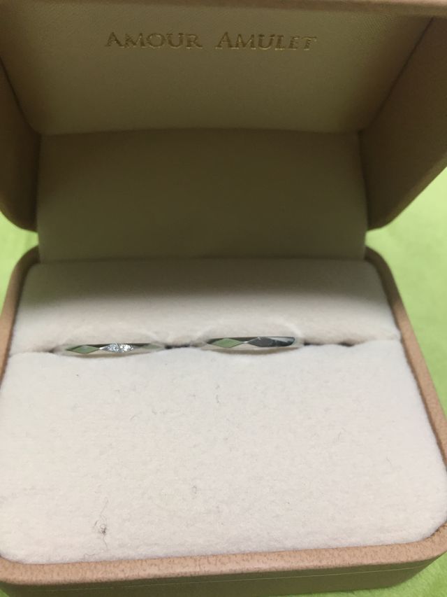 角ばったデザインが特徴です。