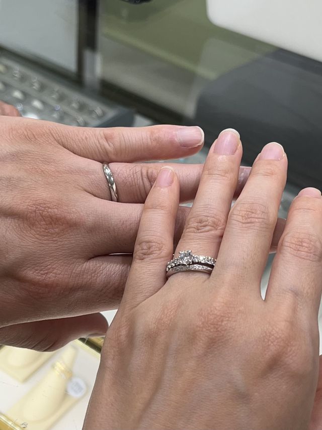婚約指輪と結婚指輪の重ね付け