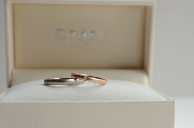 ブラックシルバー
ピンクゴールドの指輪
