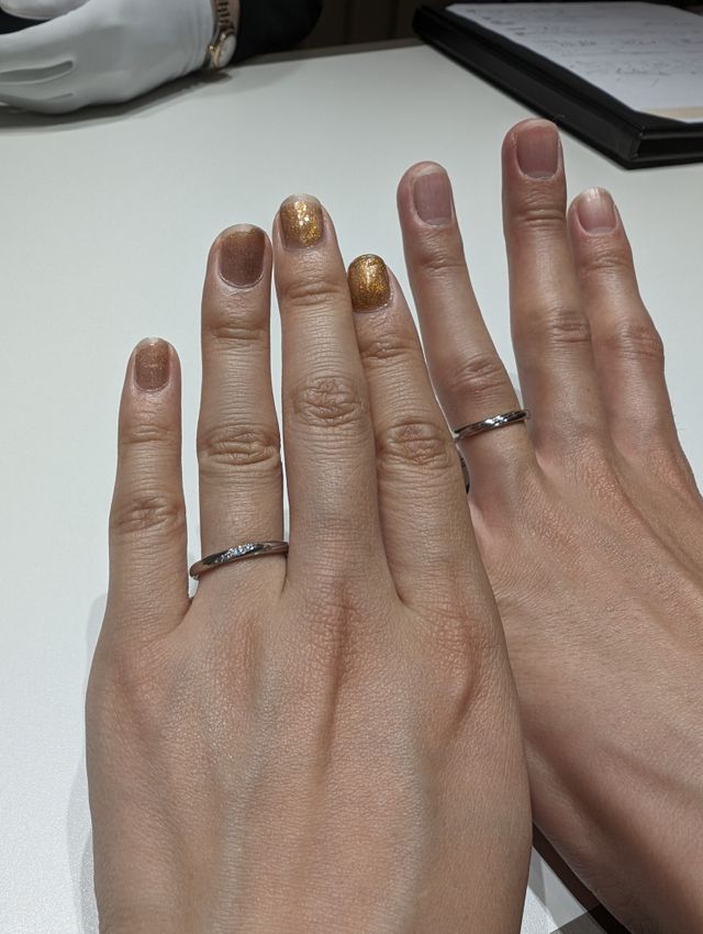気に入った指輪を試着させて頂きました。
