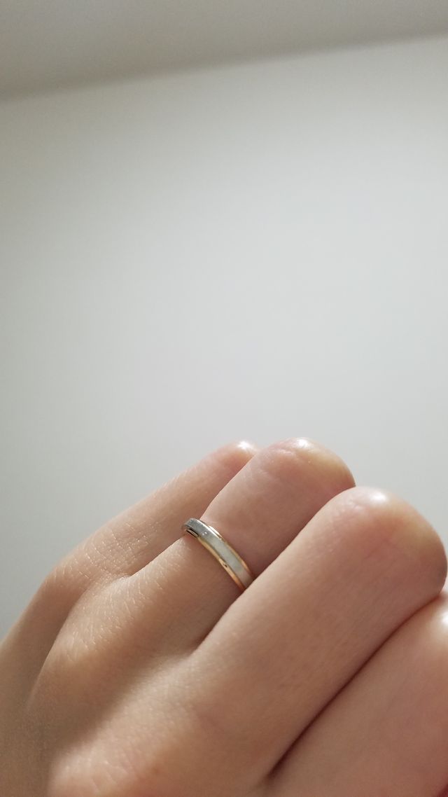 アイプリモさんで購入した指輪です。着用時の写真。