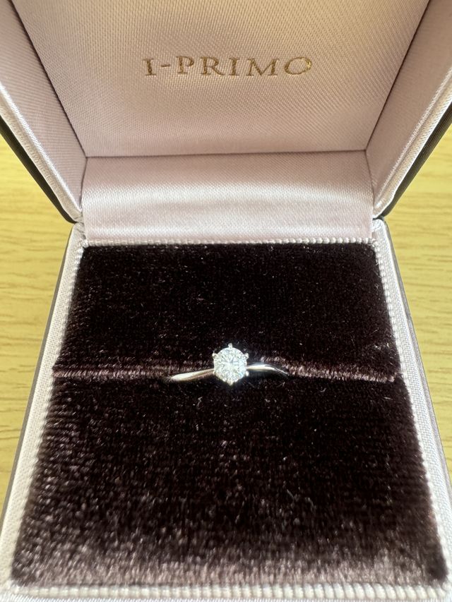 婚約指輪です。