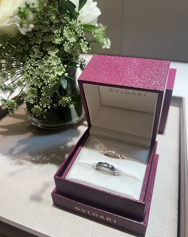 キラキラ輝くピンクゴールドの指輪がお気に入りです