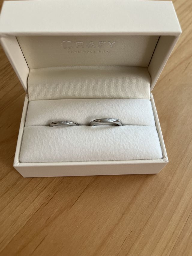 ストレートに自分達で考えたシンプルなデザインにしました