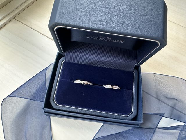 素材はプラチナ一色にしました。