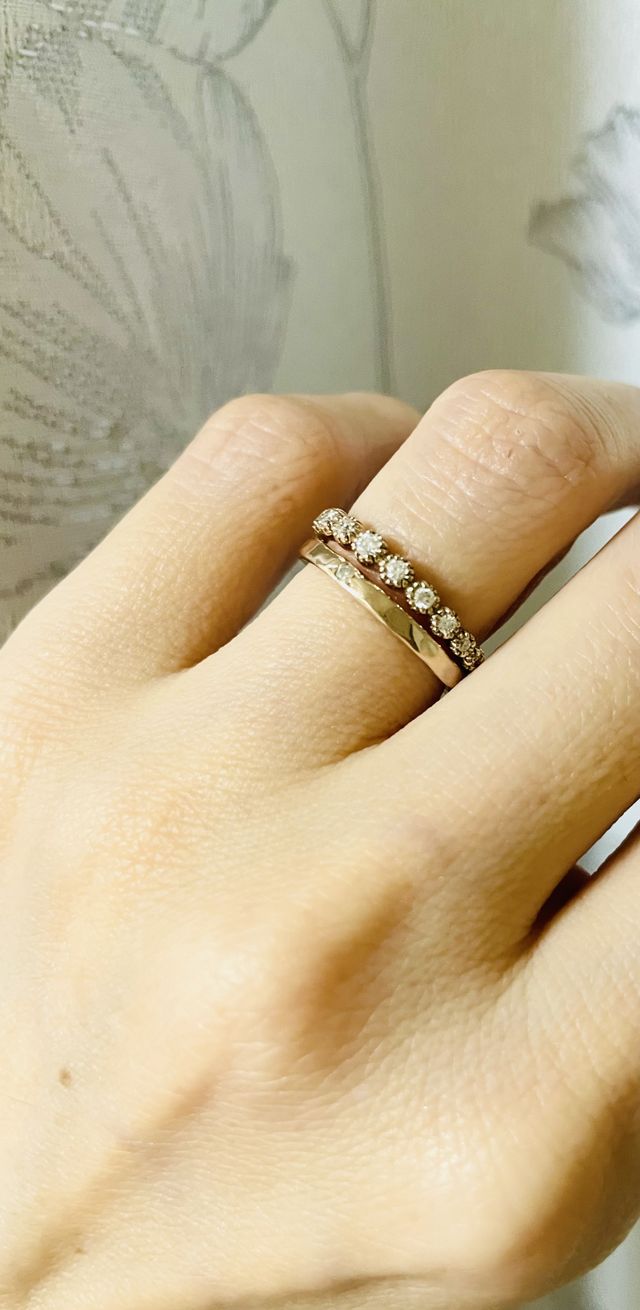 結婚指輪に重ね付けしたくてアニバーサリーリングで購入