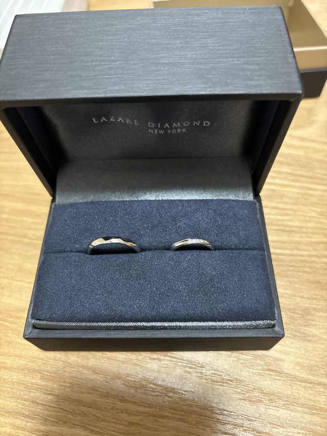 小ぶりながらも、存在感のある綺麗なダイヤです。