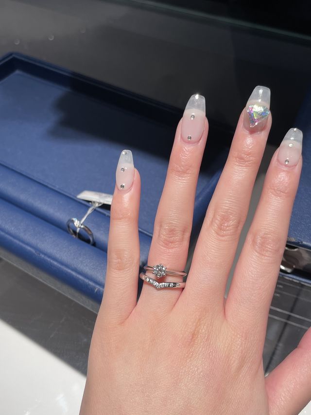 婚約指輪はTiffanyのものです！